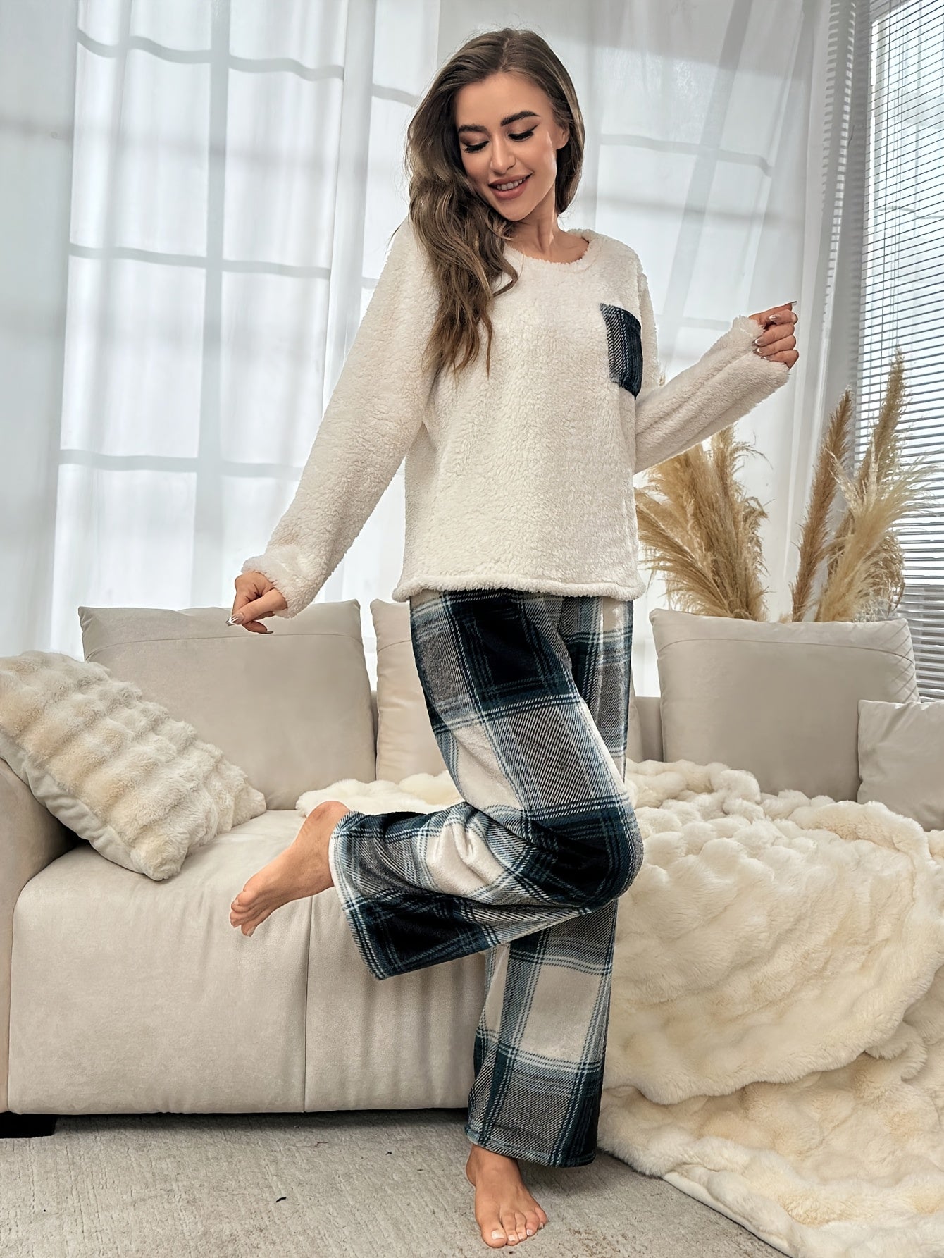 Women's Plaid Print Plush Thick Casual Lounge Set, Long Sleeve Round Neck Top & Pants, Comfortable Relaxed Fit For Fall & Winter MyFave Boutique