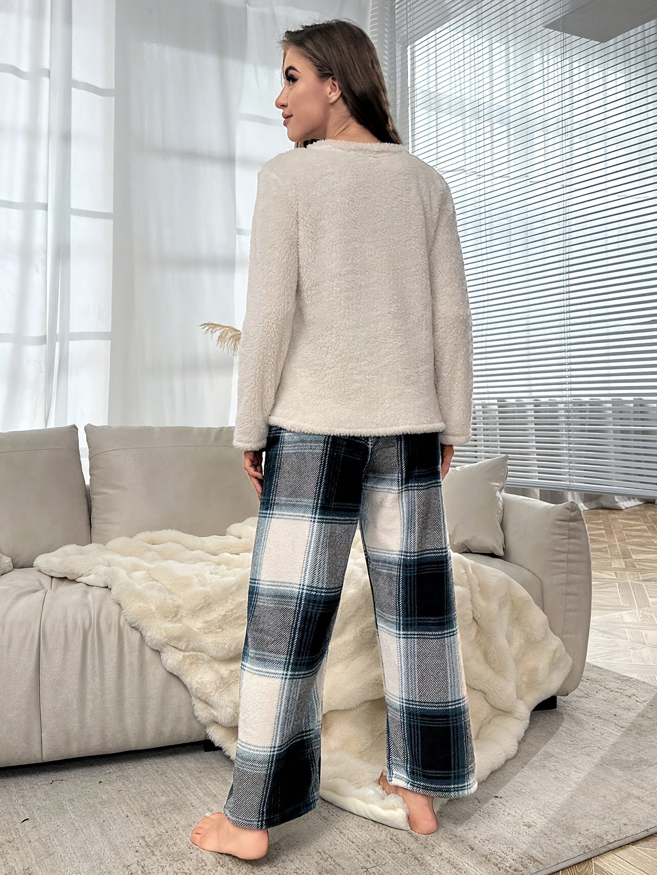 Women's Plaid Print Plush Thick Casual Lounge Set, Long Sleeve Round Neck Top & Pants, Comfortable Relaxed Fit For Fall & Winter MyFave Boutique