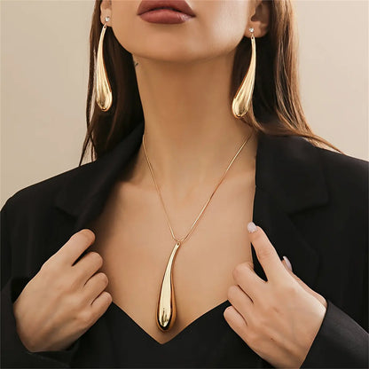 Exaggerate Big Waterdrop Pendant Necklace - Geometric Elegant Golden/Silver Tone Tear Drop Pendant for Women - Chunky Thick Long Necklace for Parties and Y2K Jewelry Gifts MyFave Boutique