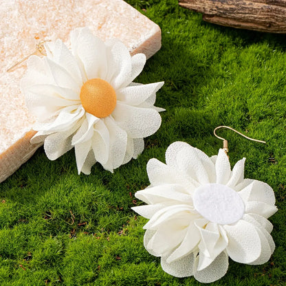 Elegant Vintage Style Daisy Earrings: Perfect for Parties, Weddings, and Everyday Wear - No Power Required MyFave Boutique