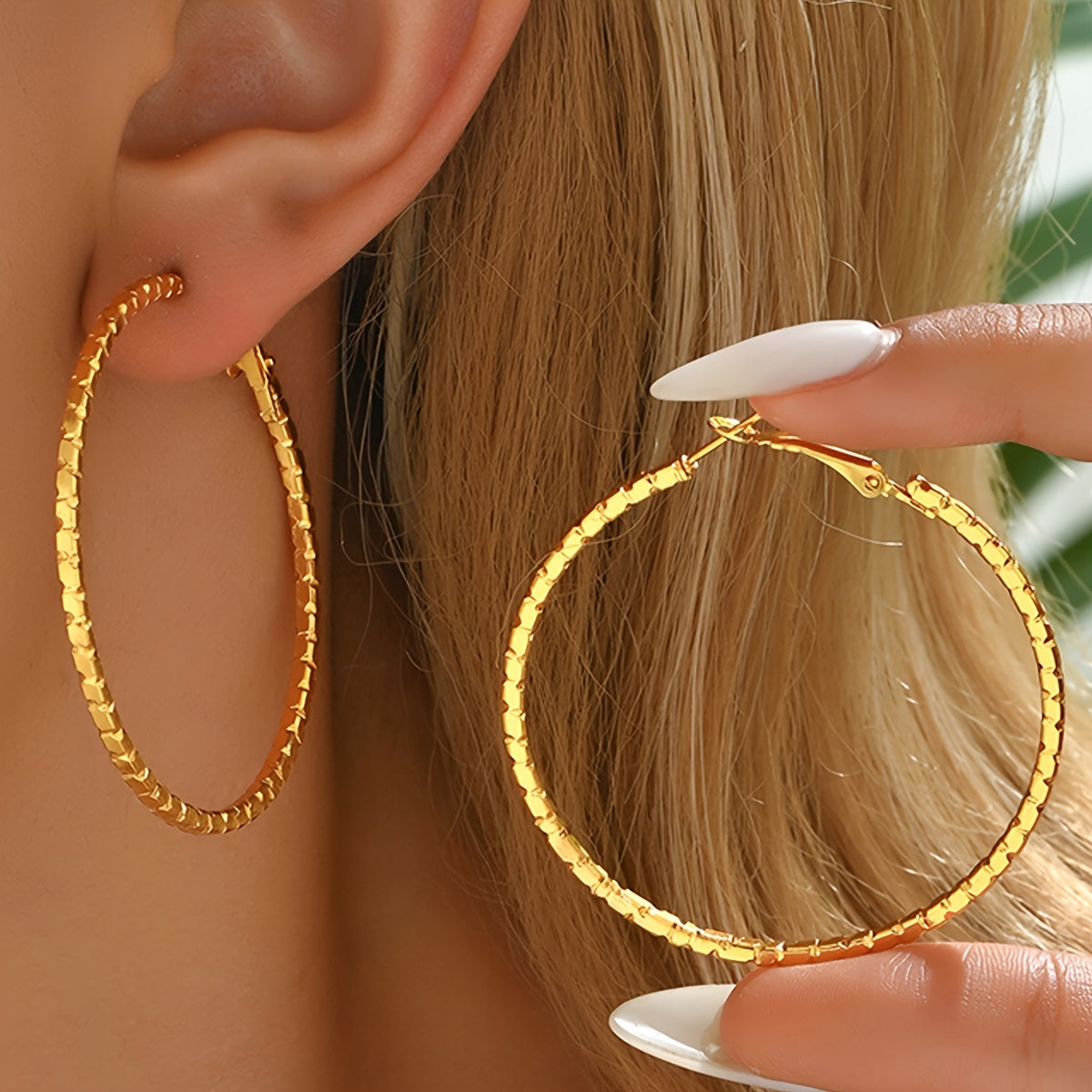 Elegant Vintage Style Hoop Earrings - 18K Golden Plated Textured Iron Fashion - Gift-Ready No Mosaic Hypoallergenic Earrings for Women, Versatile Wear for All Seasons MyFave Boutique