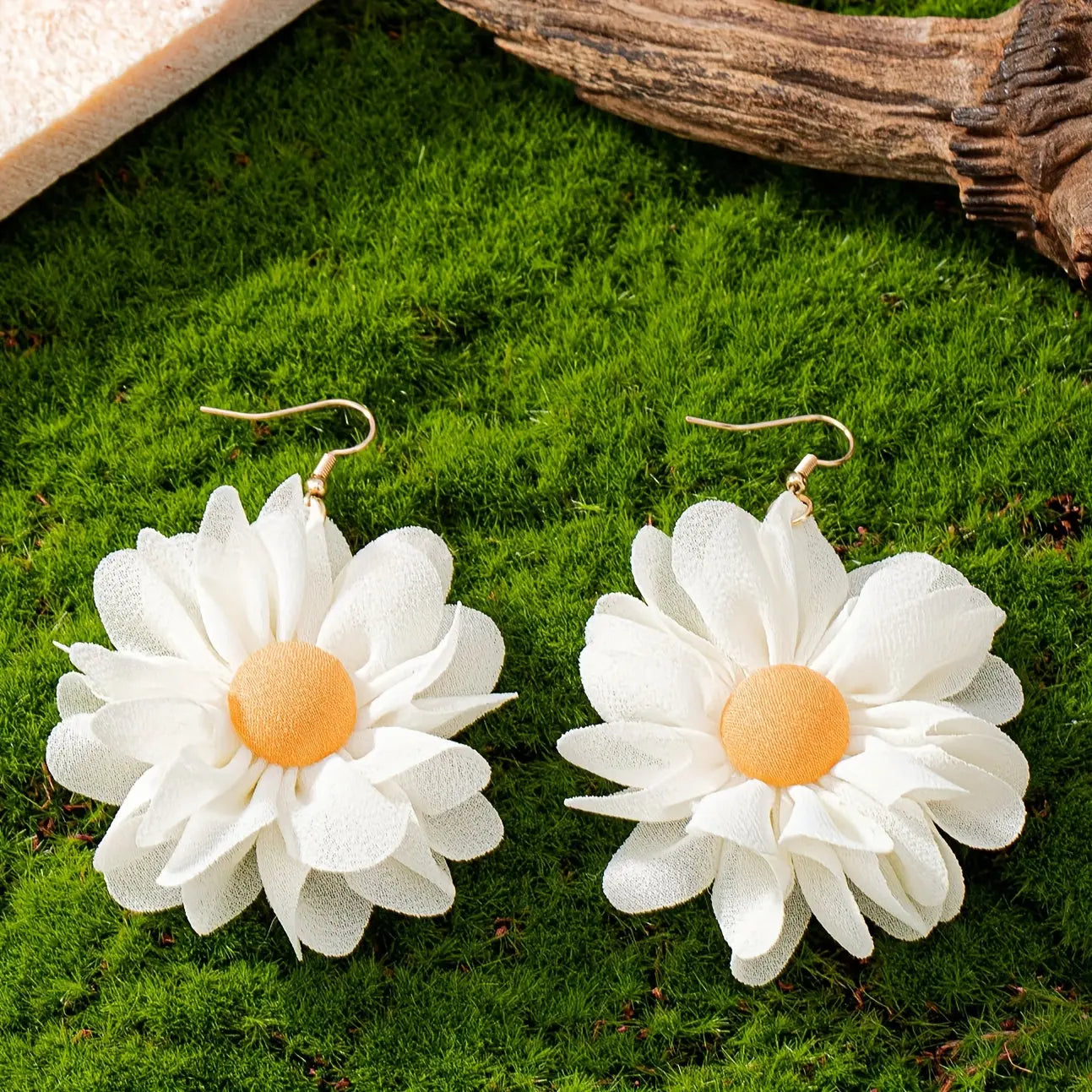 Elegant Vintage Style Daisy Earrings: Perfect for Parties, Weddings, and Everyday Wear - No Power Required MyFave Boutique